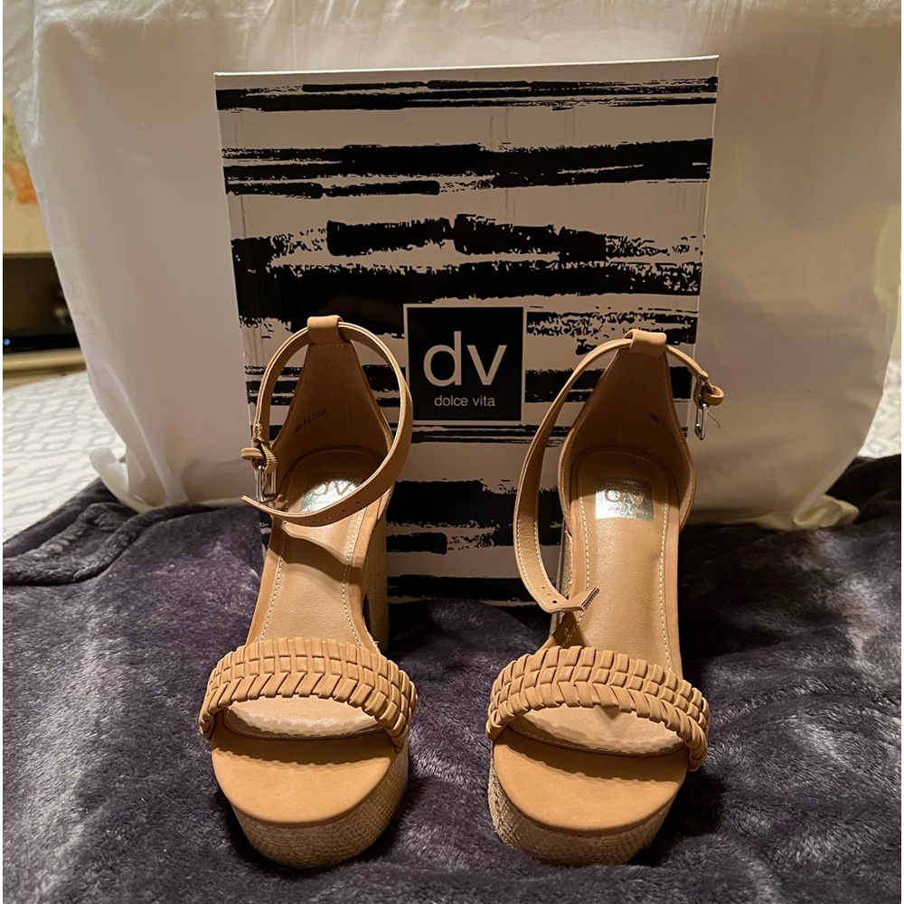 NIB DV by Dolce Vita Platform Sandal